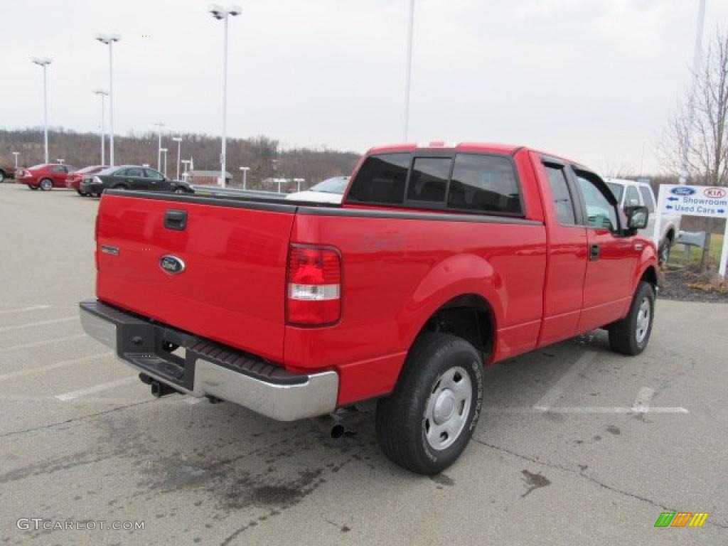 2008 F150 XL SuperCab 4x4 - Bright Red / Medium Flint Grey photo #8
