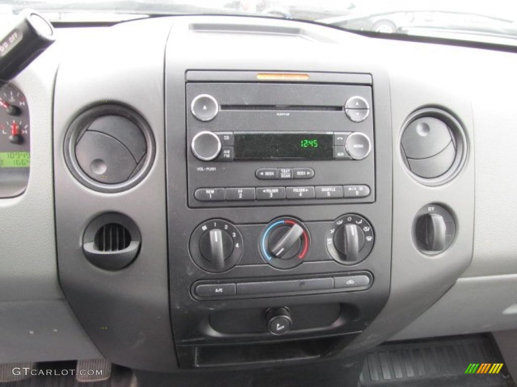 2008 F150 XL SuperCab 4x4 - Bright Red / Medium Flint Grey photo #18