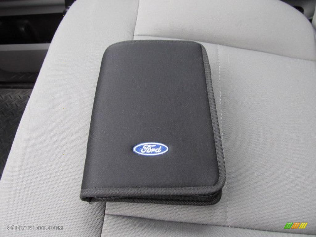 2008 F150 XL SuperCab 4x4 - Bright Red / Medium Flint Grey photo #21