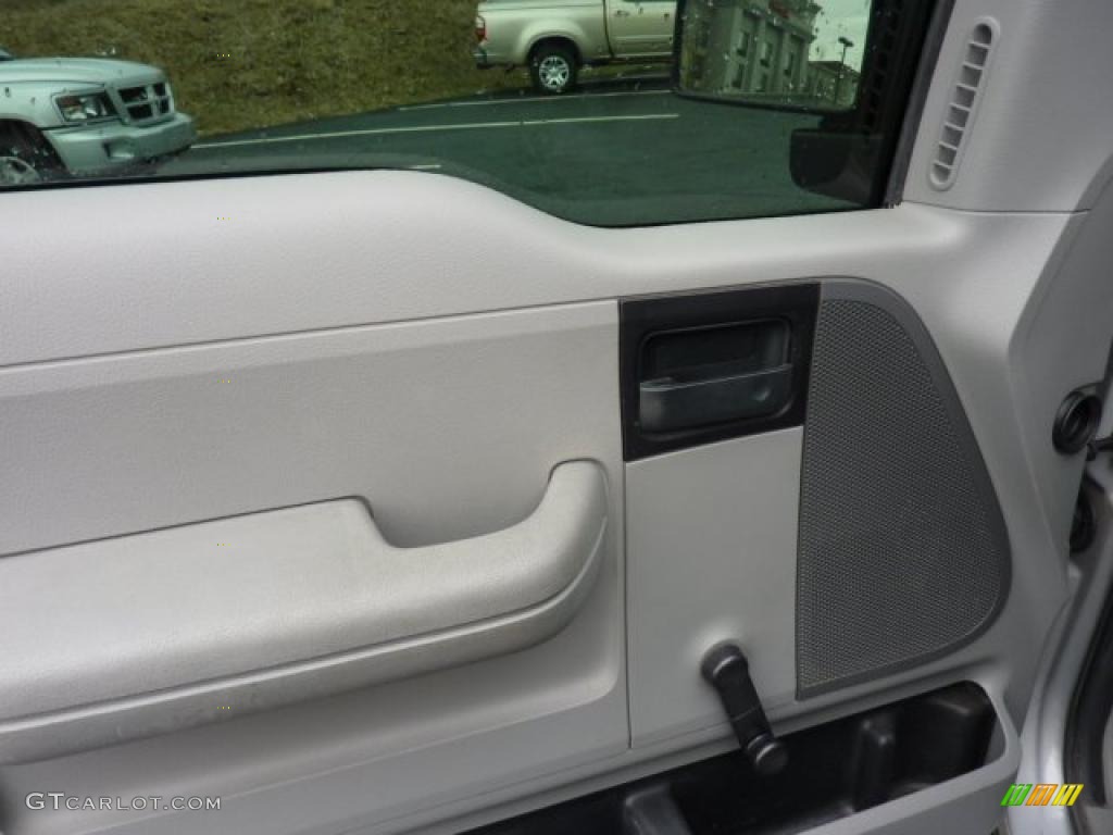 2006 F150 STX SuperCab 4x4 - Silver Metallic / Medium/Dark Flint photo #11