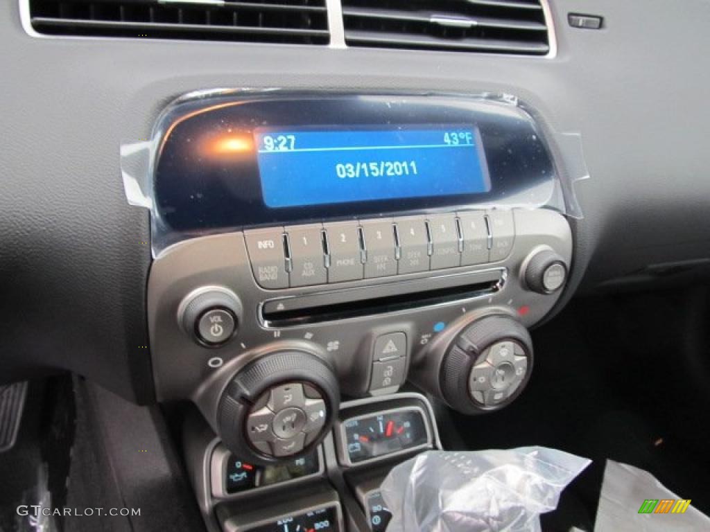 2011 Chevrolet Camaro SS/RS Convertible Controls Photo #46724136