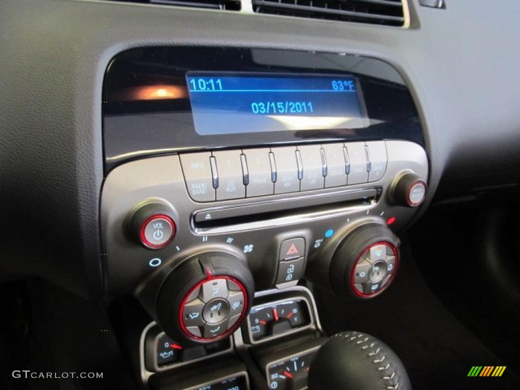 2011 Chevrolet Camaro SS/RS Convertible Controls Photo #46724448