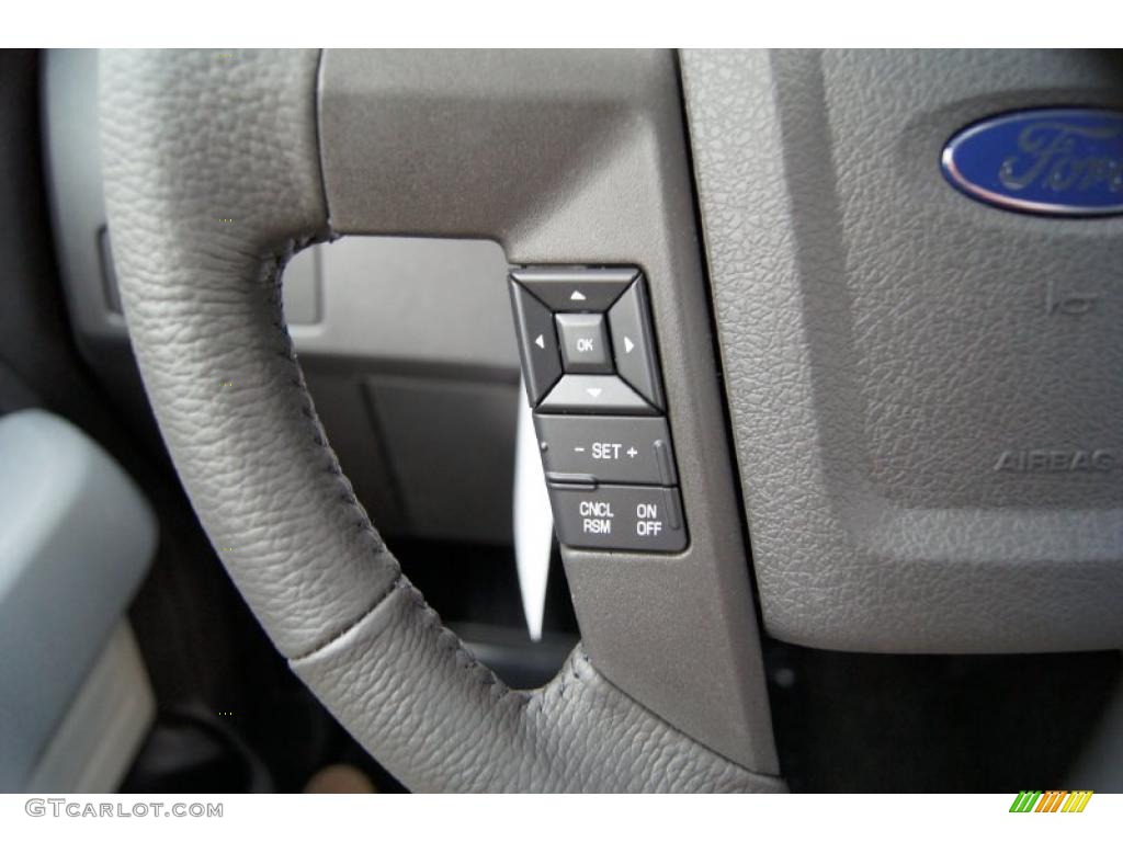 2011 Ford F150 XLT SuperCab 4x4 Controls Photo #46724998