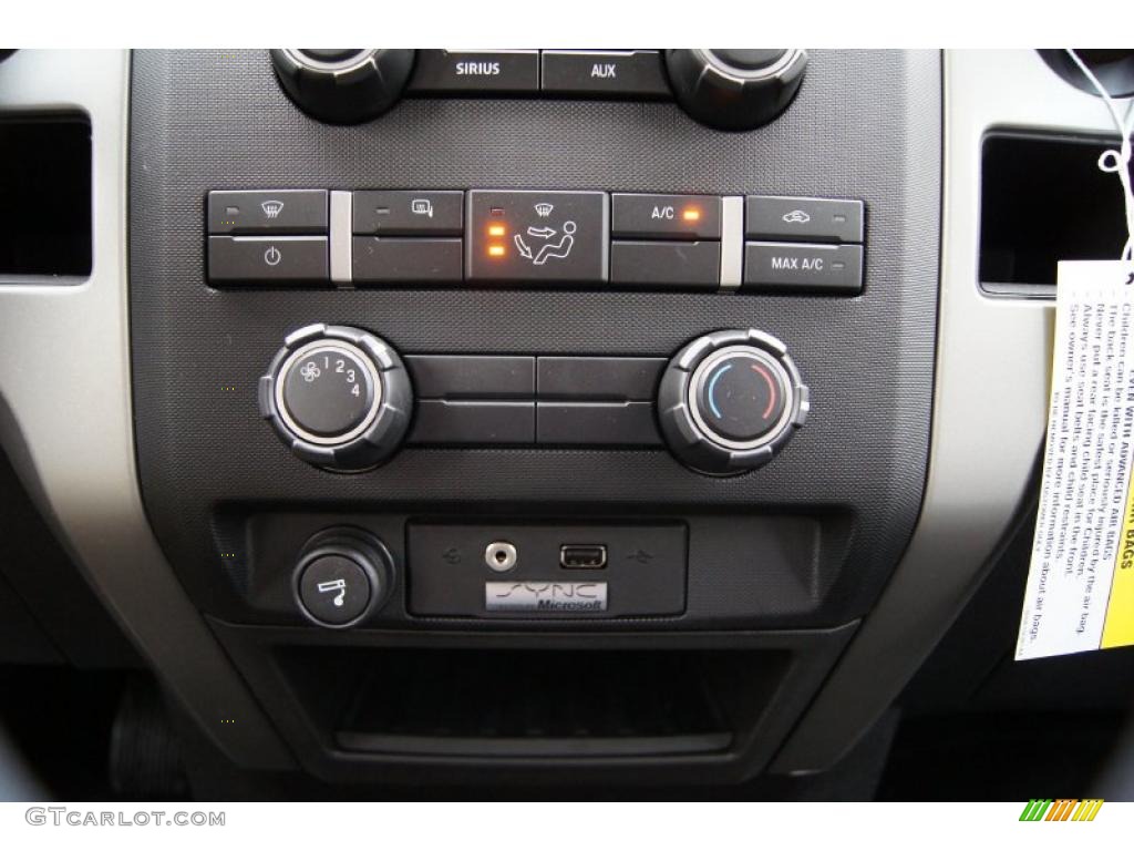 2011 Ford F150 XLT SuperCab 4x4 Controls Photo #46725093