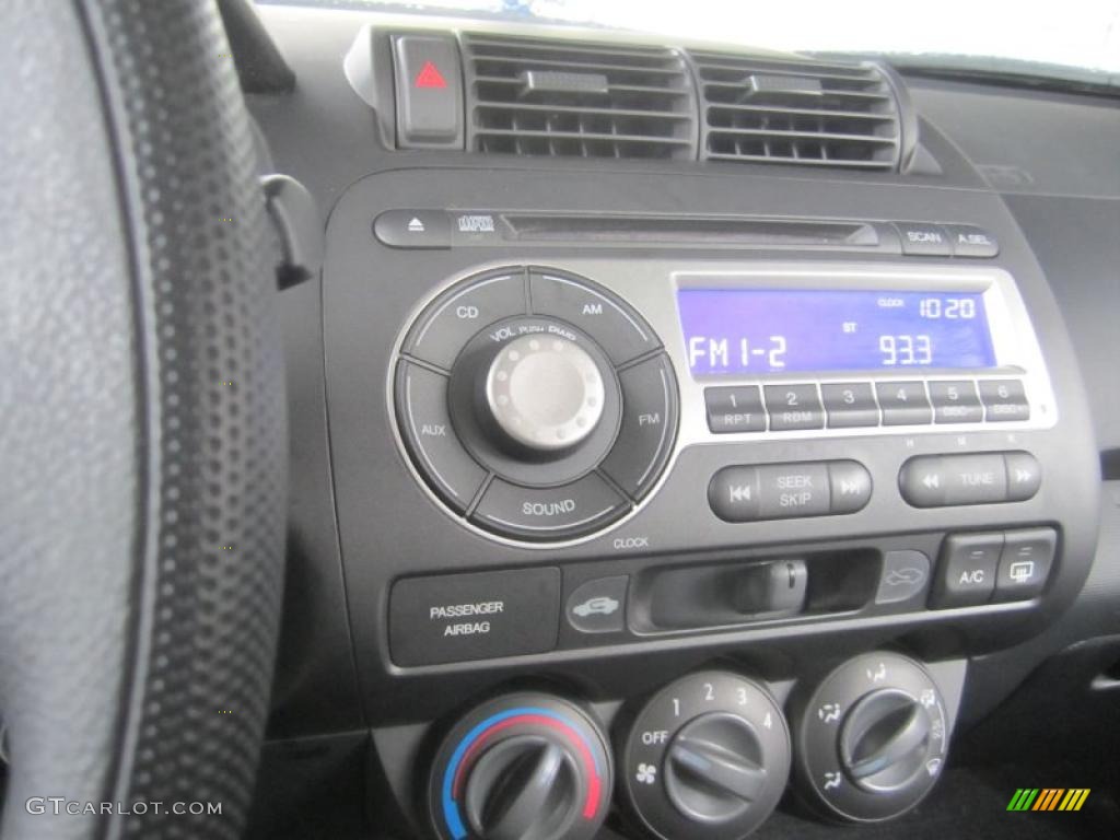 2008 Honda Fit Hatchback Controls Photo #46725213