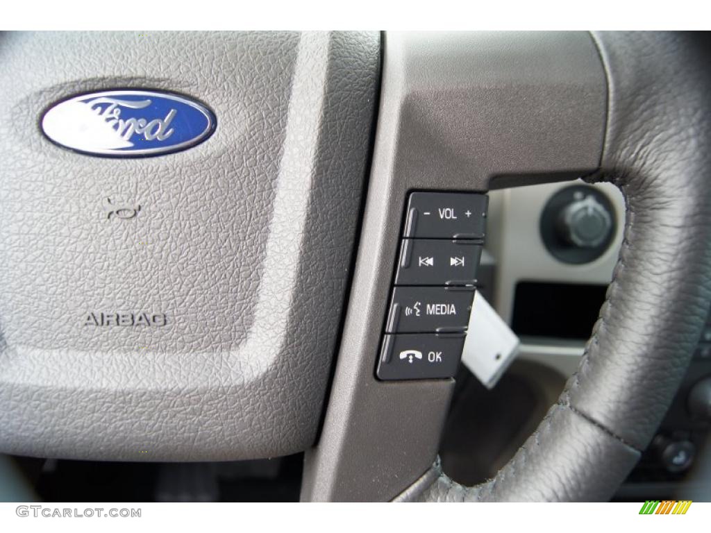 2011 Ford F150 XLT SuperCab 4x4 Controls Photo #46725618