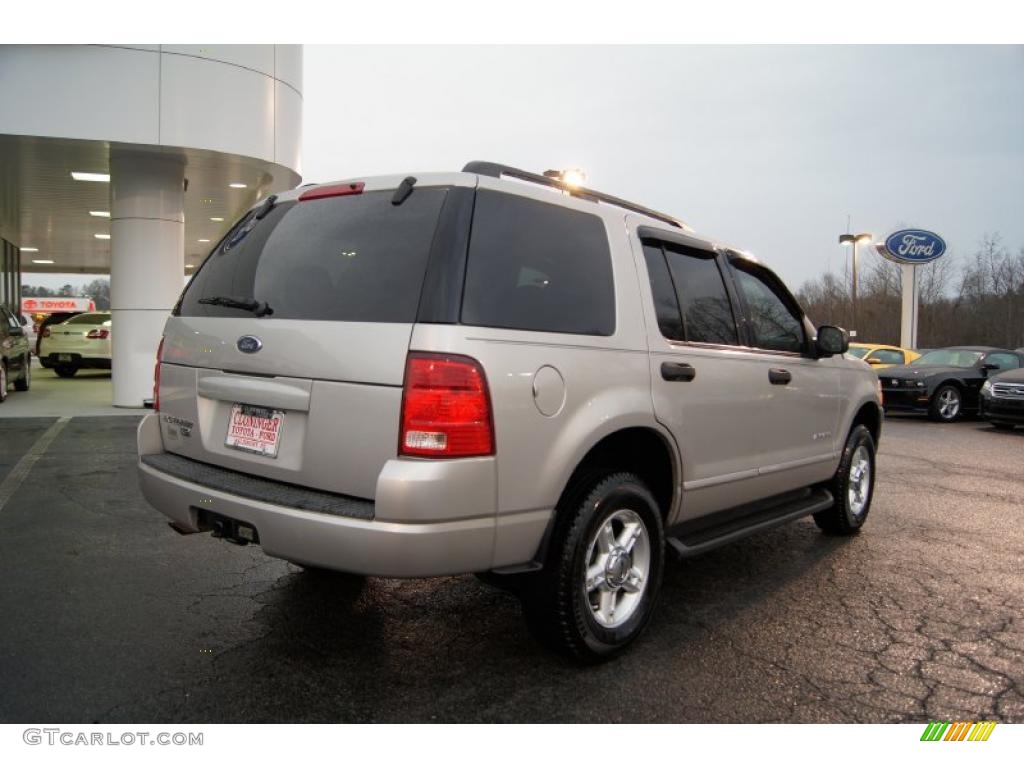 2004 Explorer XLT - Silver Birch Metallic / Medium Parchment photo #3