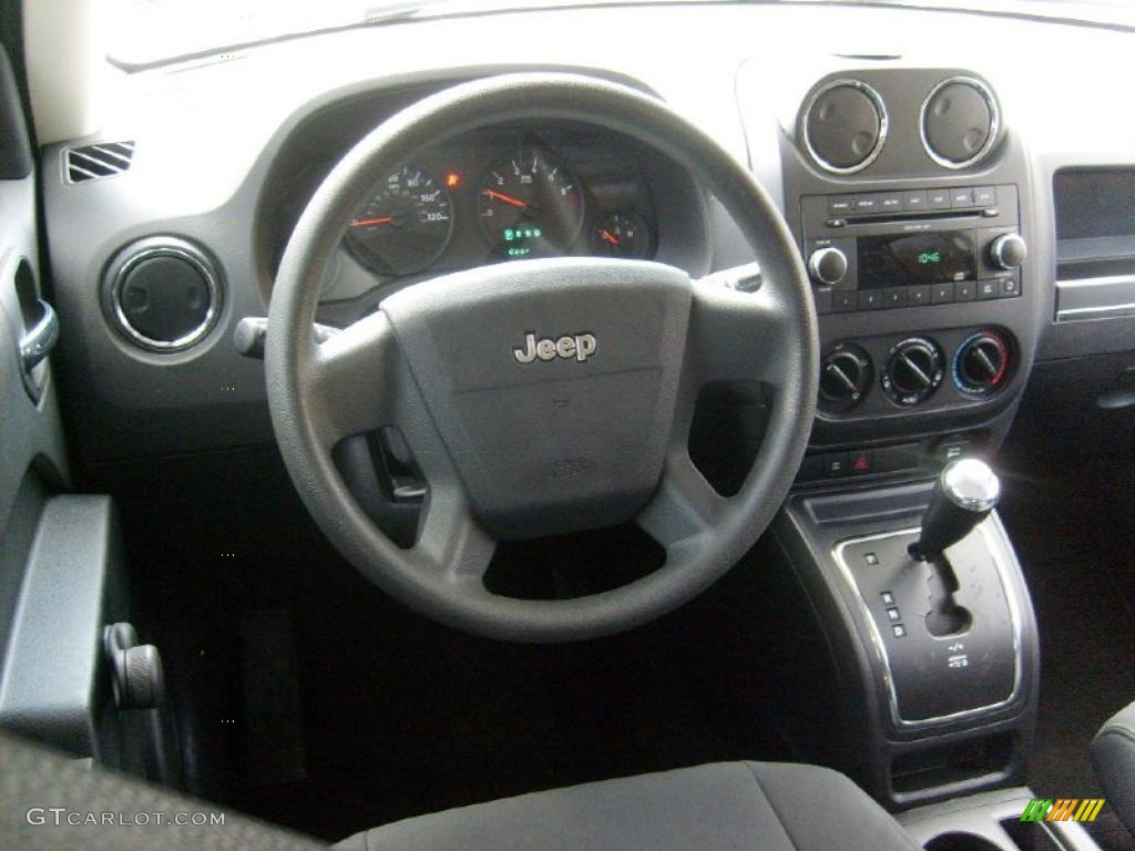 2009 Jeep Patriot Sport Dashboard Photos