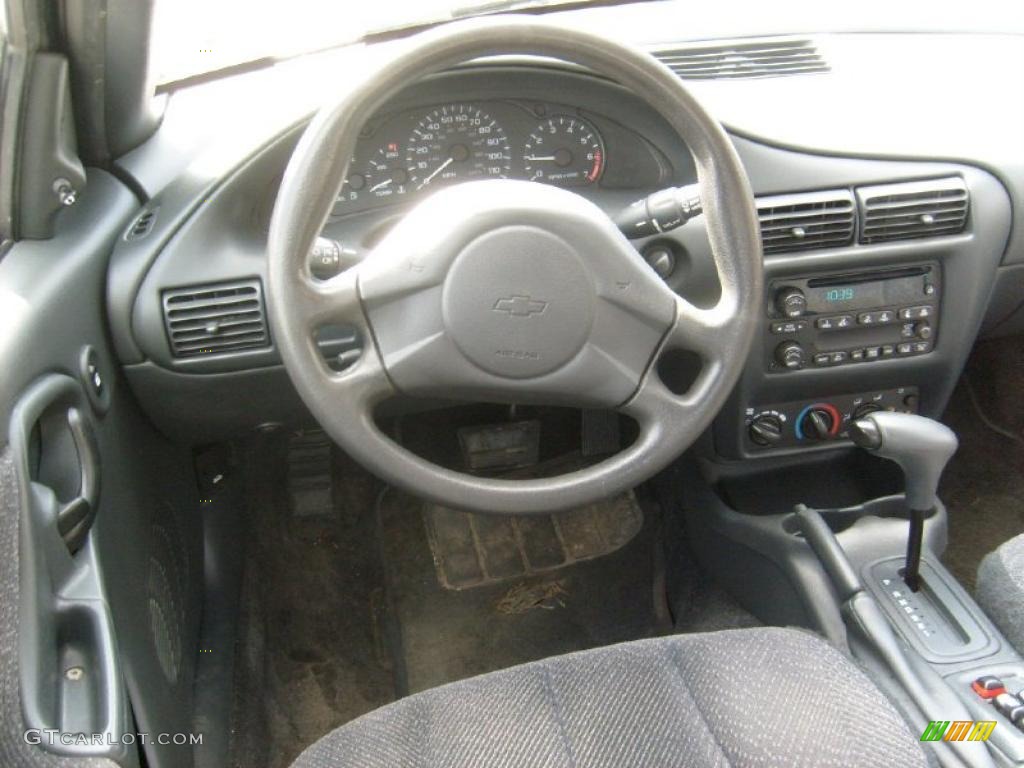 2004 Chevrolet Cavalier LS Sedan Graphite Steering Wheel Photo #46728537