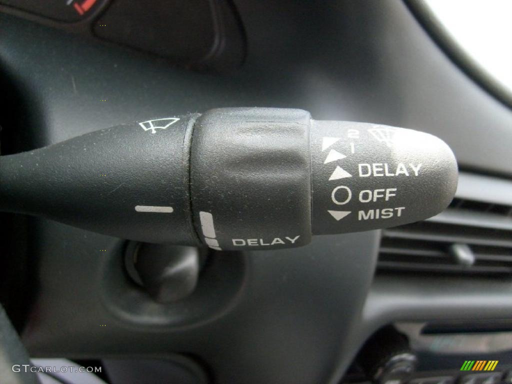 2004 Chevrolet Cavalier LS Sedan Controls Photo #46728684