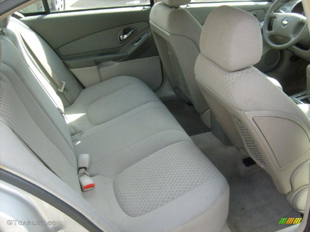 2006 Malibu LS Sedan - Silverstone Metallic / Titanium Gray photo #17