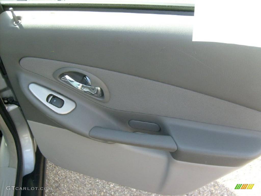 2006 Malibu LS Sedan - Silverstone Metallic / Titanium Gray photo #19