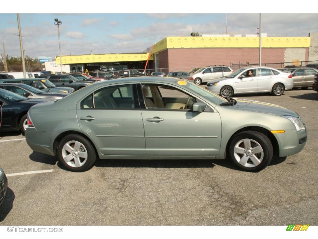 2008 Fusion SE - Moss Green Metallic / Camel photo #4