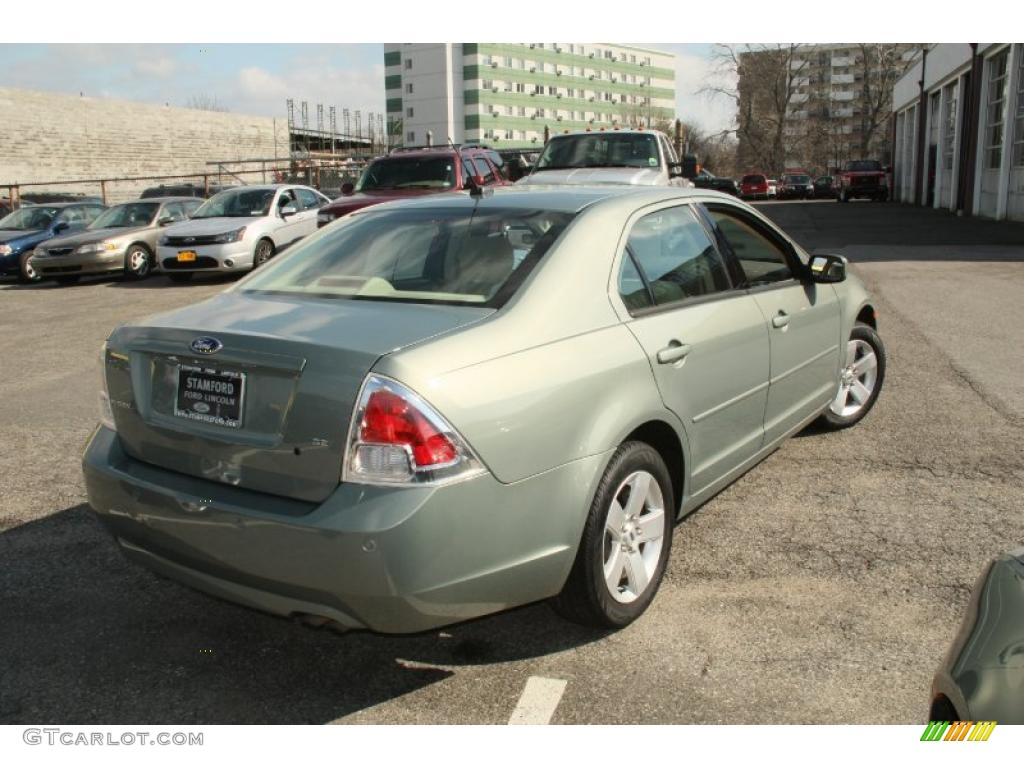 2008 Fusion SE - Moss Green Metallic / Camel photo #5