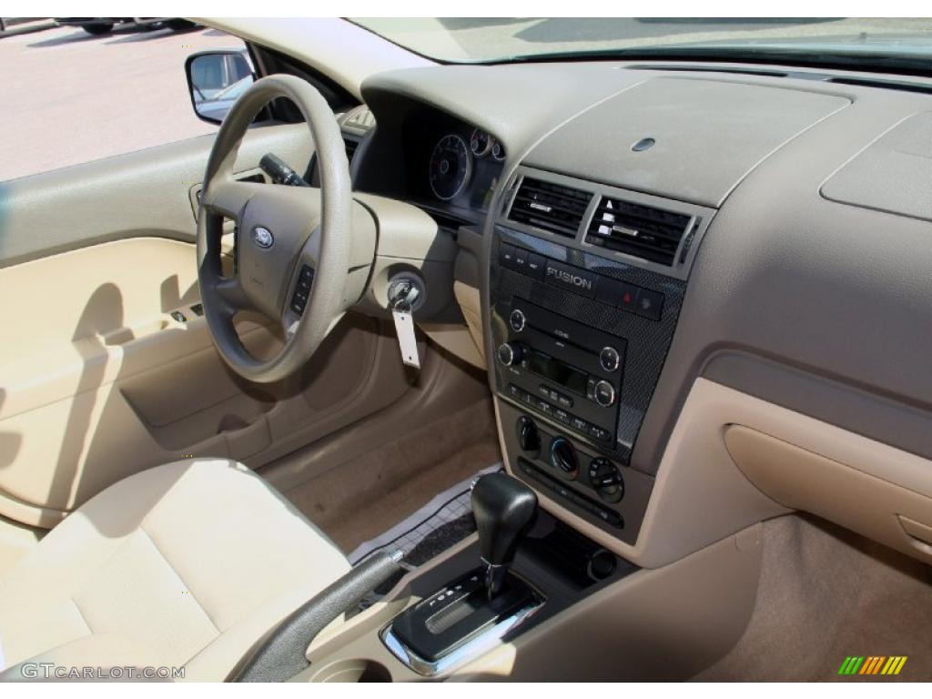 2008 Fusion SE - Moss Green Metallic / Camel photo #7