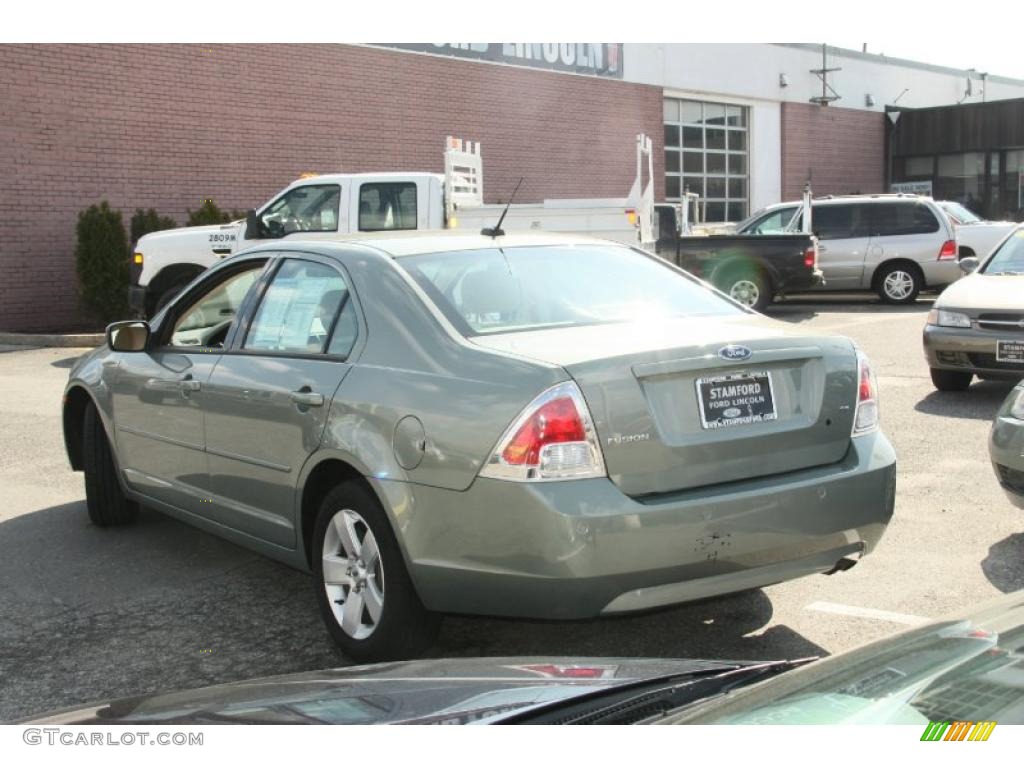 2008 Fusion SE - Moss Green Metallic / Camel photo #10