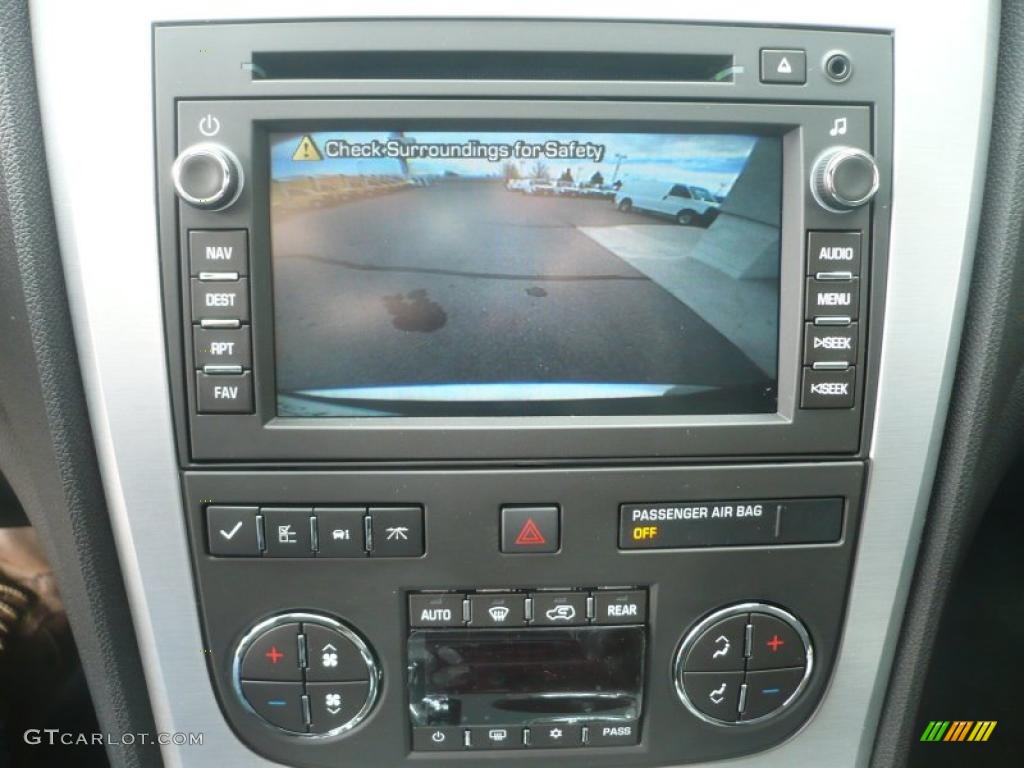 2011 GMC Acadia SLT AWD Controls Photo #46730754