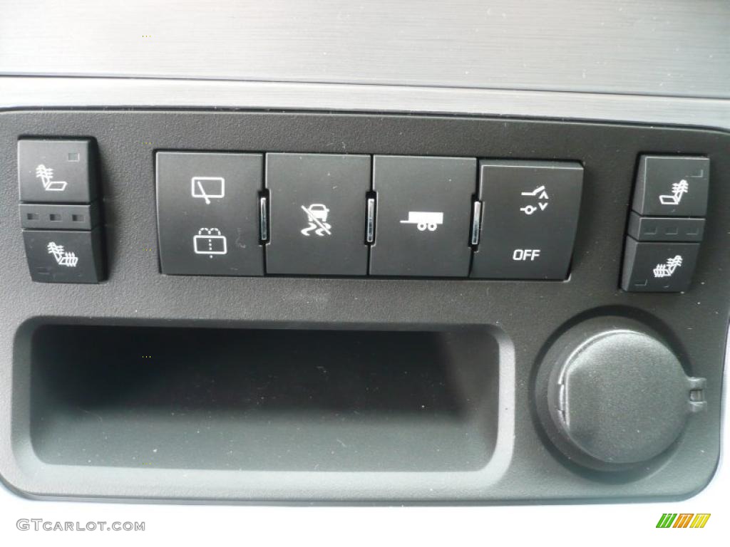 2011 GMC Acadia SLT AWD Controls Photo #46730766
