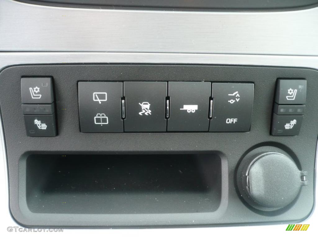 2011 GMC Acadia SLT AWD Controls Photo #46731690