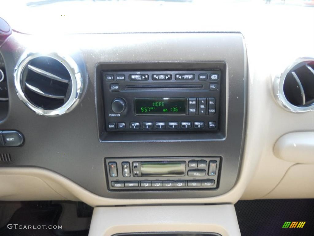 2005 Ford Expedition Eddie Bauer Controls Photo #46732029