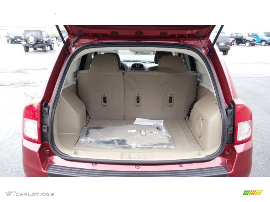 2011 Jeep Compass 2.4 Latitude 4x4 Trunk Photo #46732644