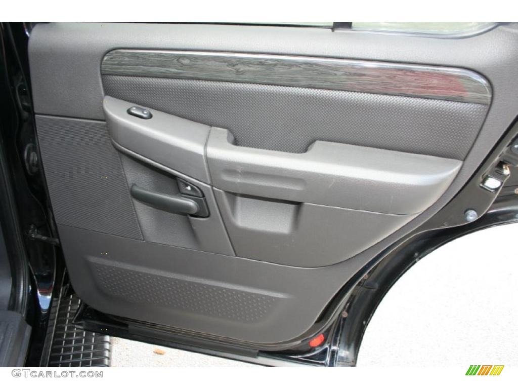 2002 Explorer Limited 4x4 - Black Clearcoat / Midnight Grey photo #24