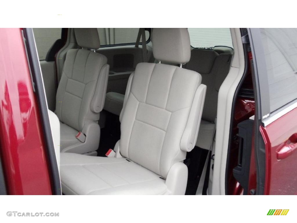 2011 Grand Caravan Crew - Deep Cherry Red Crystal Pearl / Black/Light Graystone photo #15