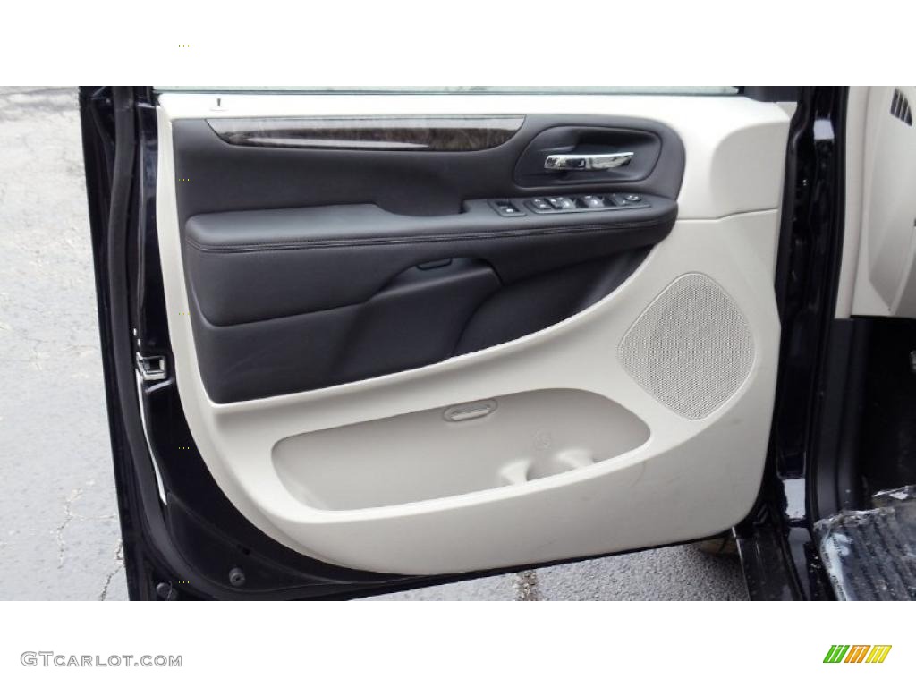 2011 Dodge Grand Caravan Crew Black/Light Graystone Door Panel Photo #46734639