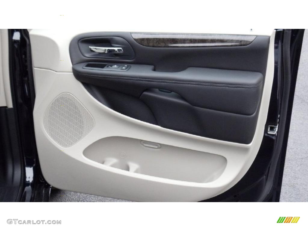 2011 Dodge Grand Caravan Crew Black/Light Graystone Door Panel Photo #46734654