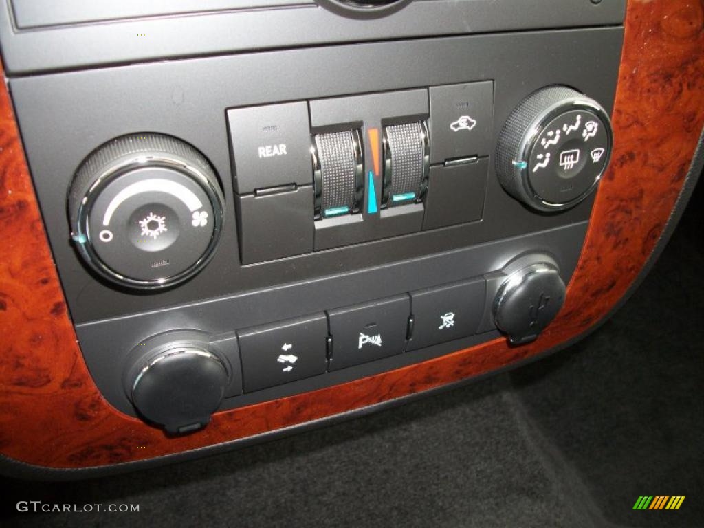 2011 Chevrolet Tahoe LS 4x4 Controls Photo #46734873