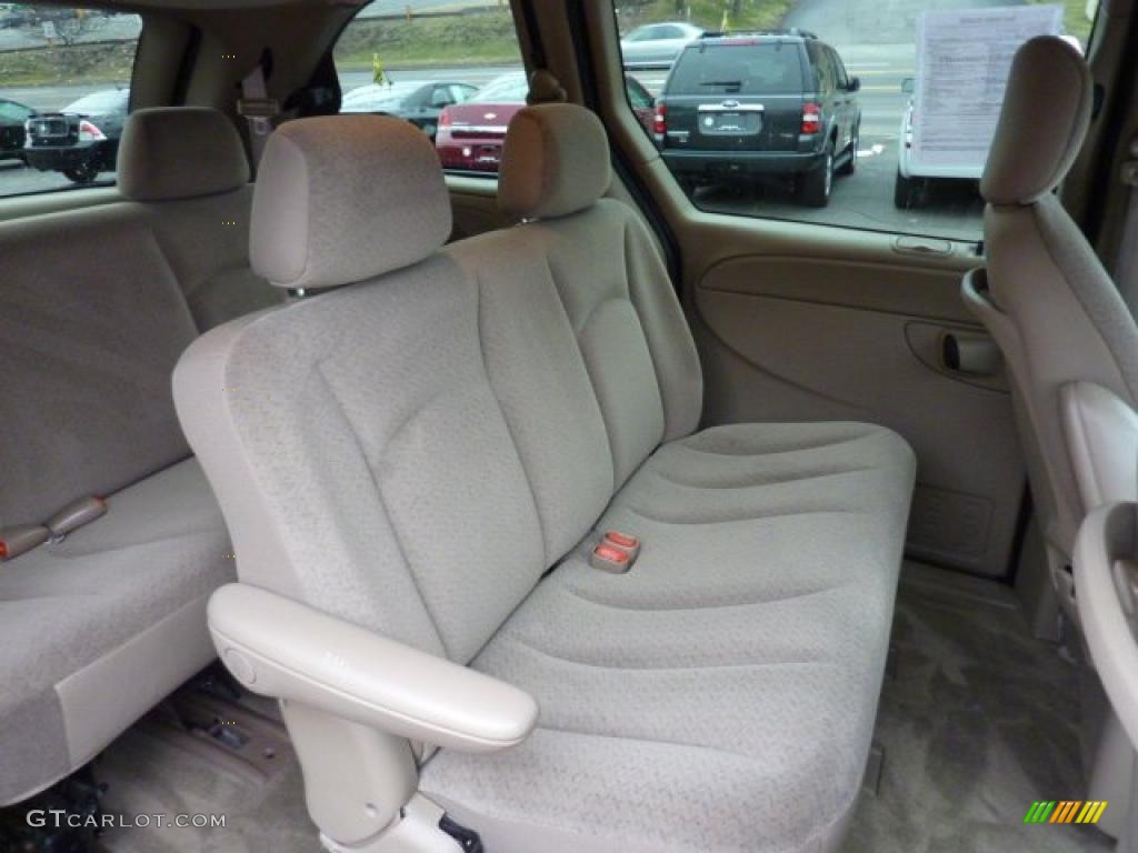 Sandstone Interior 2003 Dodge Caravan Sport Photo #46736766