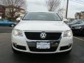 Candy White - Passat Komfort Sedan Photo No. 2