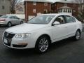 Candy White - Passat Komfort Sedan Photo No. 3
