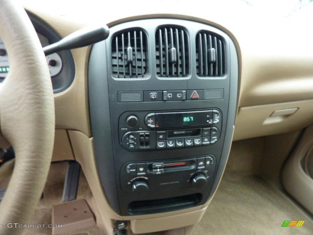2003 Dodge Caravan Sport Controls Photo #46736862