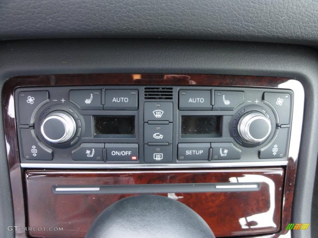 2005 Audi A8 L 4.2 quattro Controls Photo #46740022