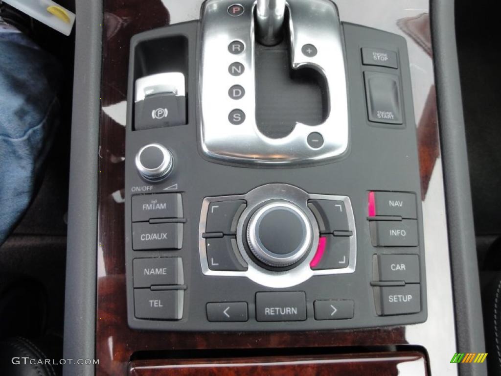 2005 Audi A8 L 4.2 quattro Controls Photo #46740049