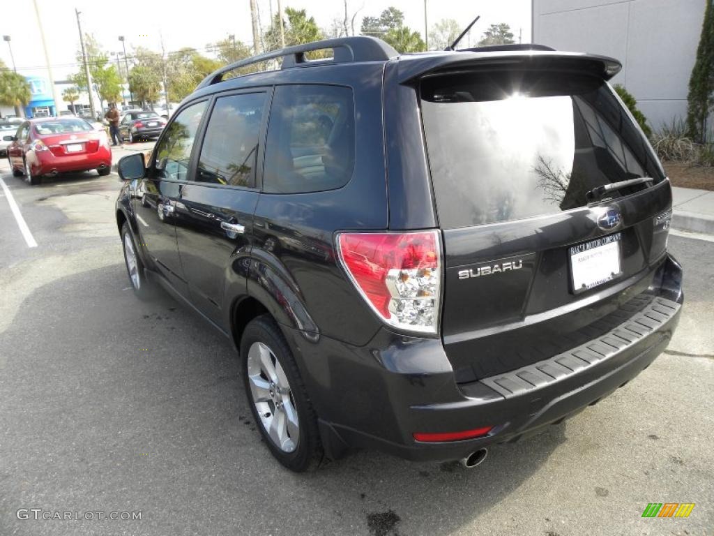 2009 Forester 2.5 XT - Dark Gray Metallic / Platinum photo #16