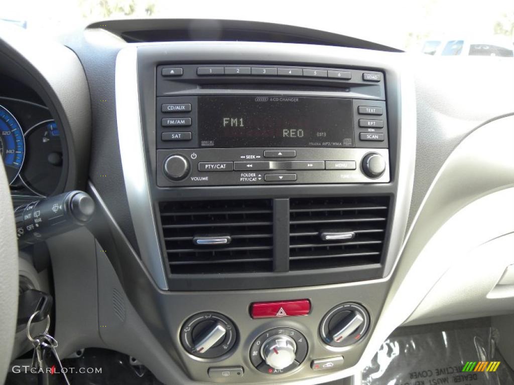 2009 Forester 2.5 XT - Dark Gray Metallic / Platinum photo #21