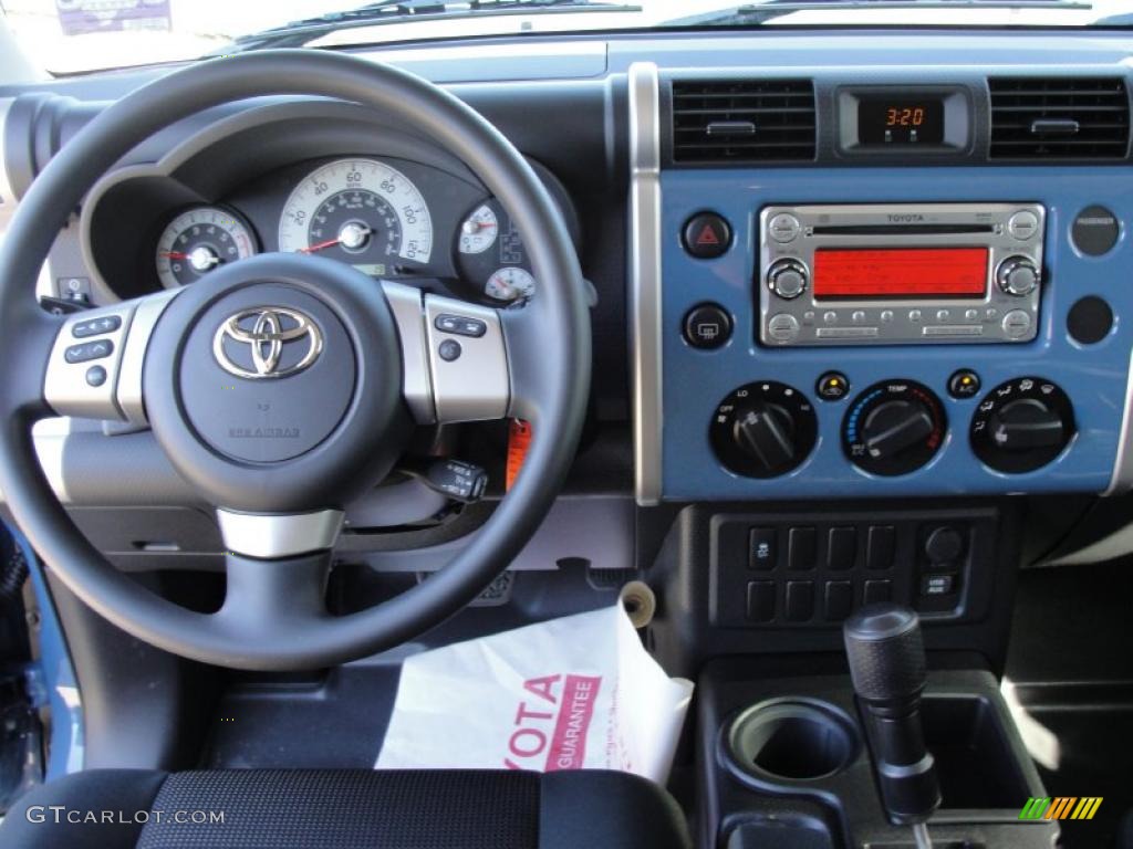 2011 Toyota FJ Cruiser TRD Controls Photo #46744903