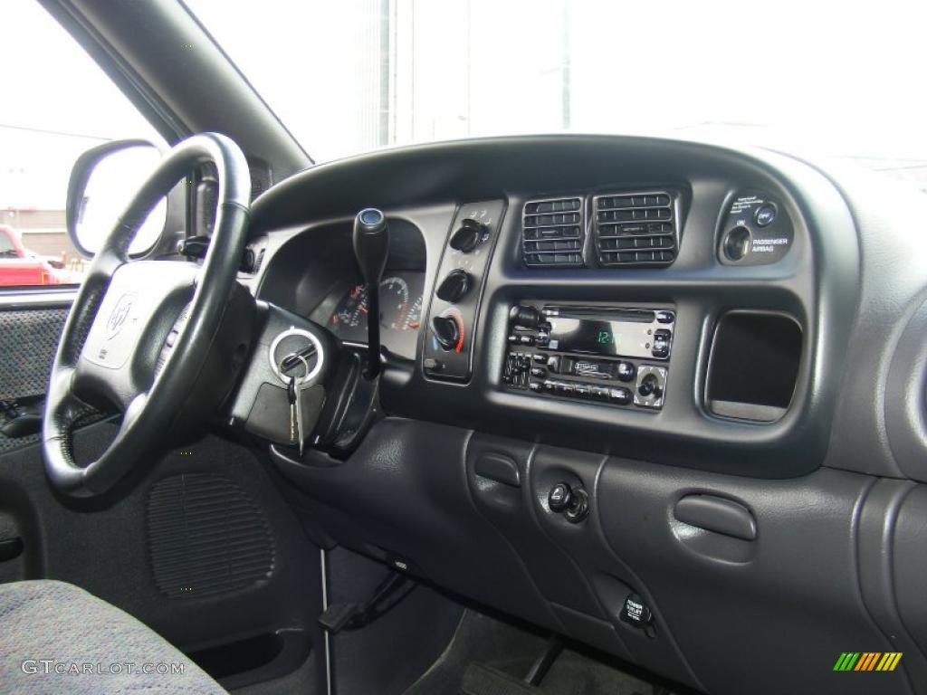 1999 Dodge Ram 1500 SLT Regular Cab Controls Photo #46745770