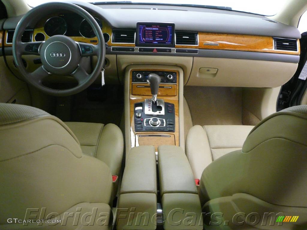 2005 A8 4.2 quattro - Brilliant Black / Beige photo #17