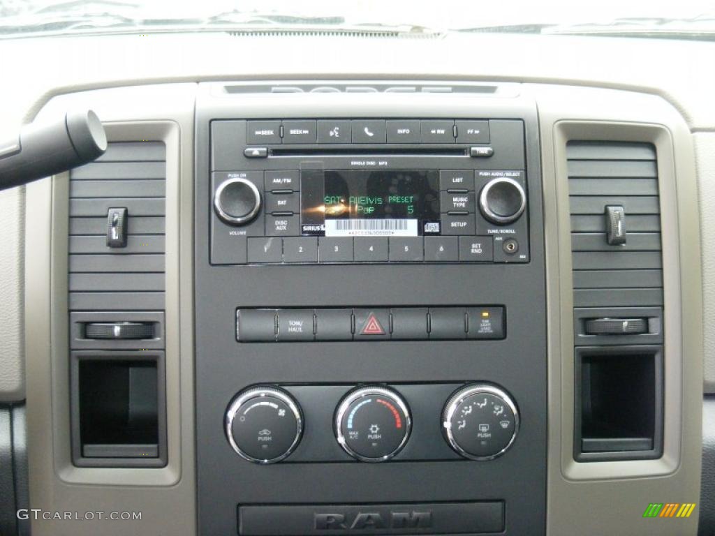 2011 Dodge Ram 2500 HD ST Crew Cab 4x4 Controls Photo #46746422
