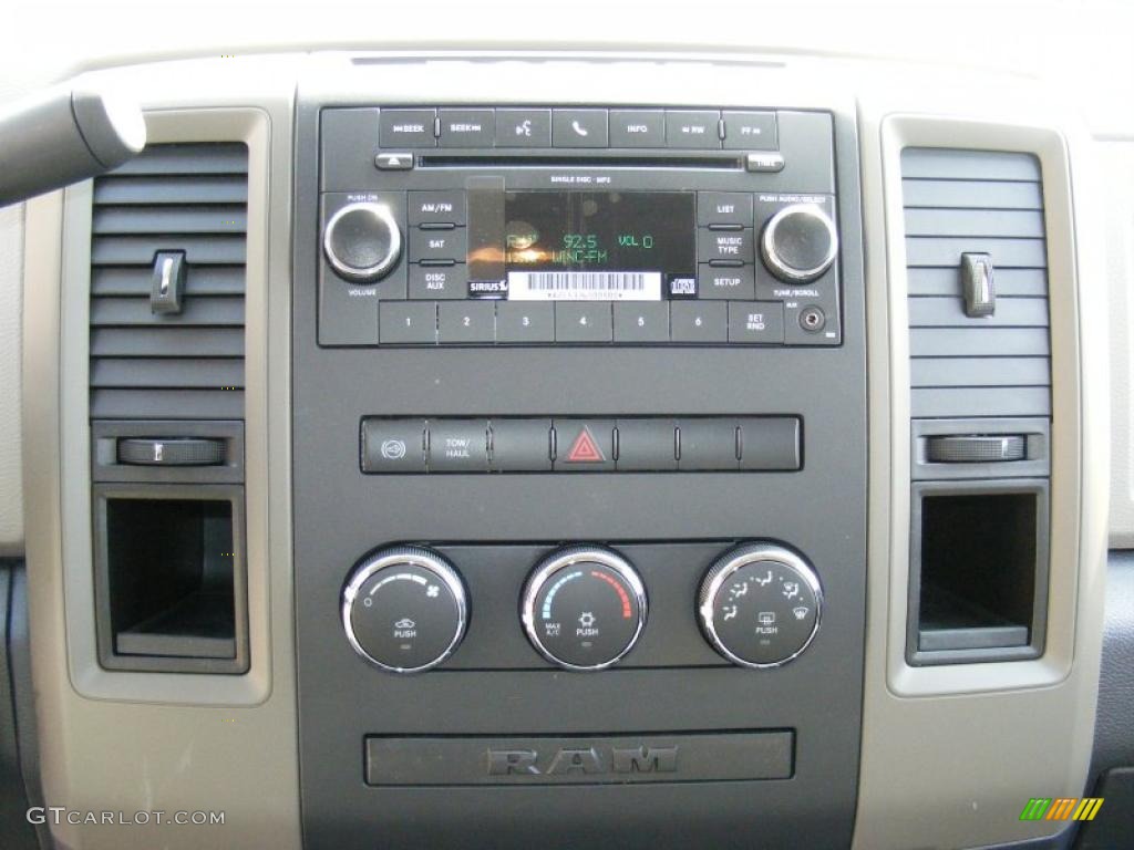 2011 Dodge Ram 3500 HD ST Crew Cab 4x4 Controls Photo #46746902