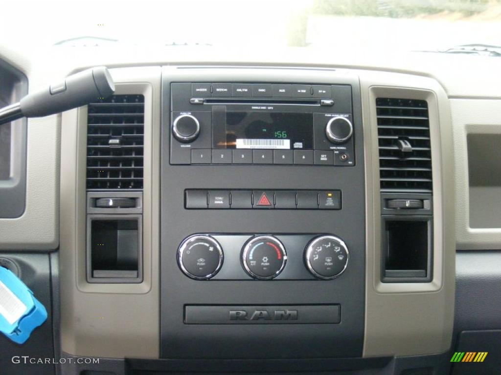 2011 Ram 2500 HD ST Crew Cab 4x4 - Bright White / Dark Slate/Medium Graystone photo #10
