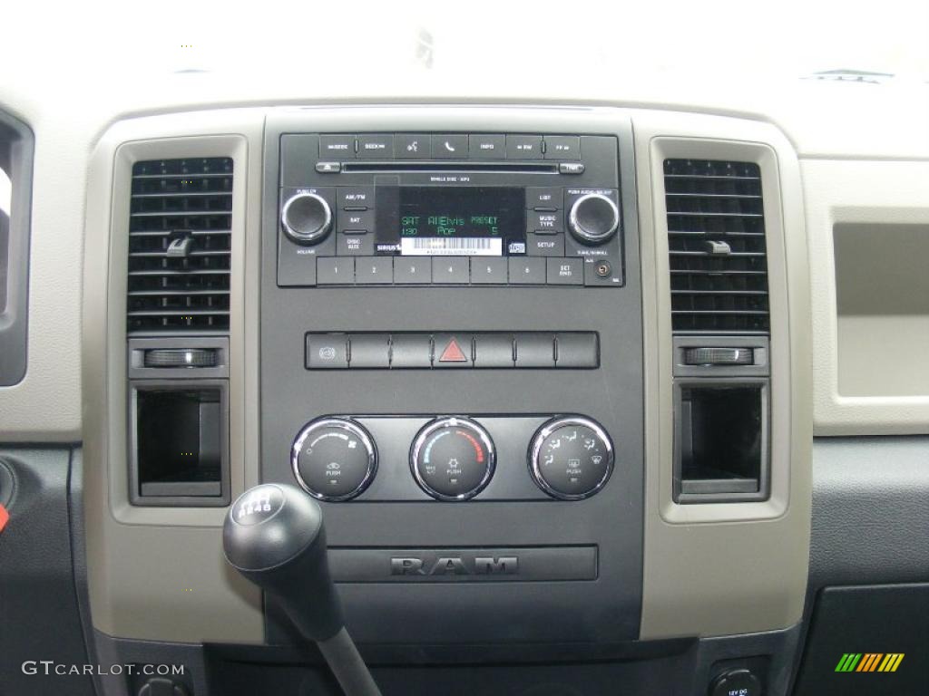 2011 Dodge Ram 3500 HD ST Crew Cab 4x4 Controls Photos