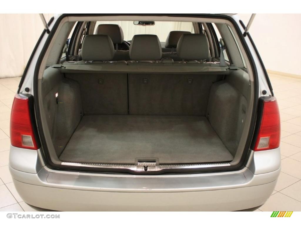 2002 Volkswagen Jetta GLX VR6 Wagon Trunk Photo #46747448