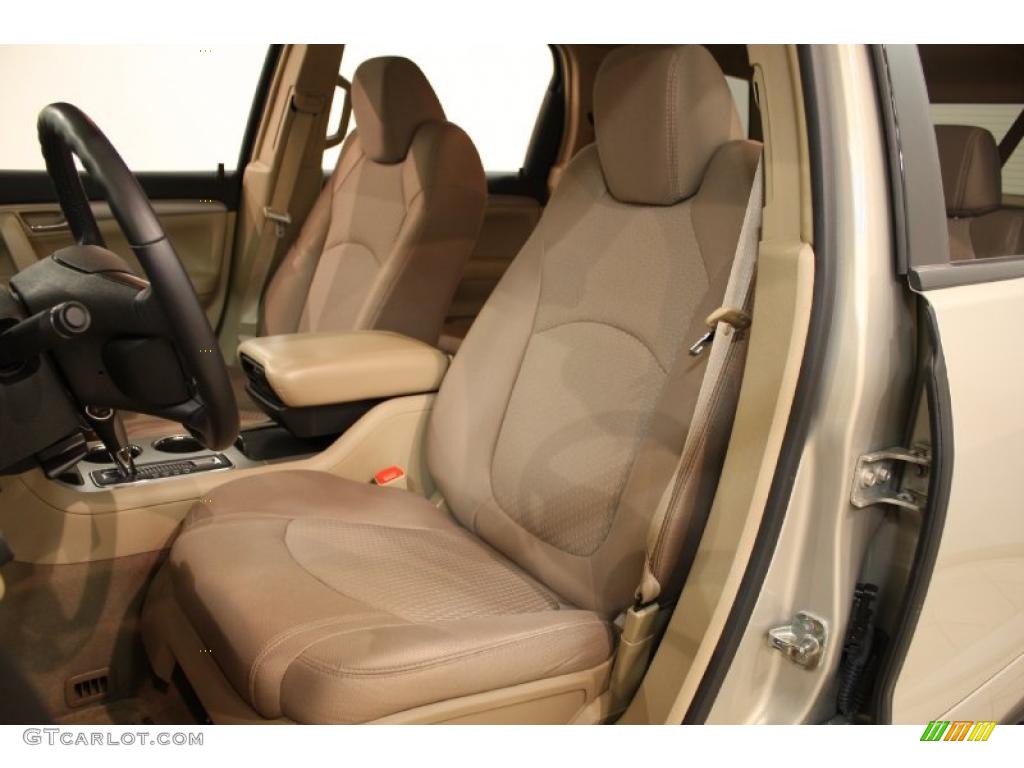 Tan Interior 2009 Saturn Outlook XE Photo #46749083