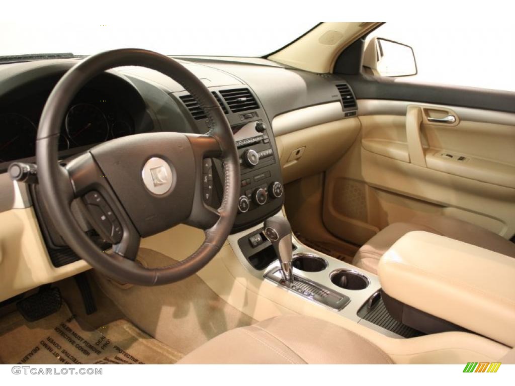 Tan Interior 2009 Saturn Outlook XE Photo #46749086