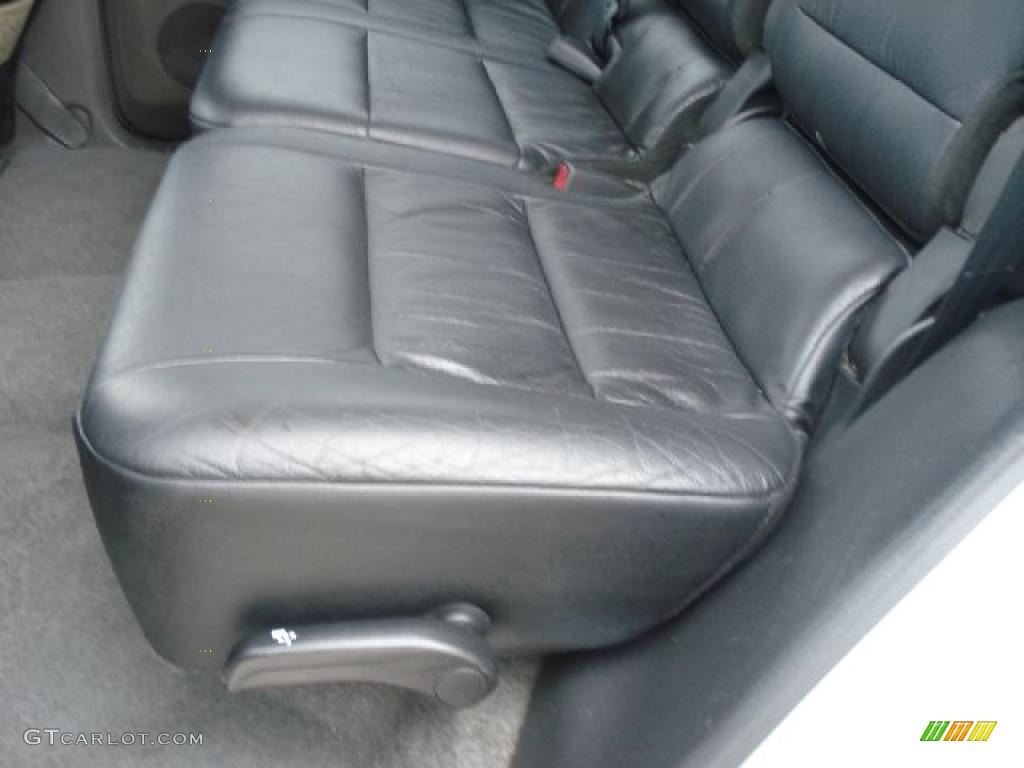 Black Interior 2002 Mitsubishi Montero Limited 4x4 Photo #46750713