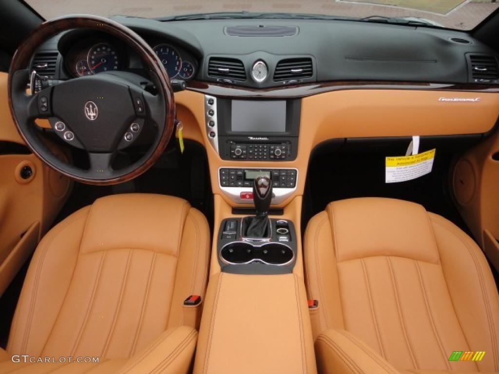 2011 Maserati GranTurismo Convertible GranCabrio Cuoio Dashboard Photo #46751205